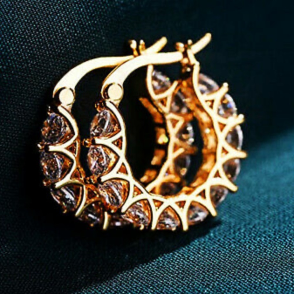 New 18k gold platwd Diamond Hoop Earrings
